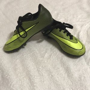 Kids Soccer Shoes